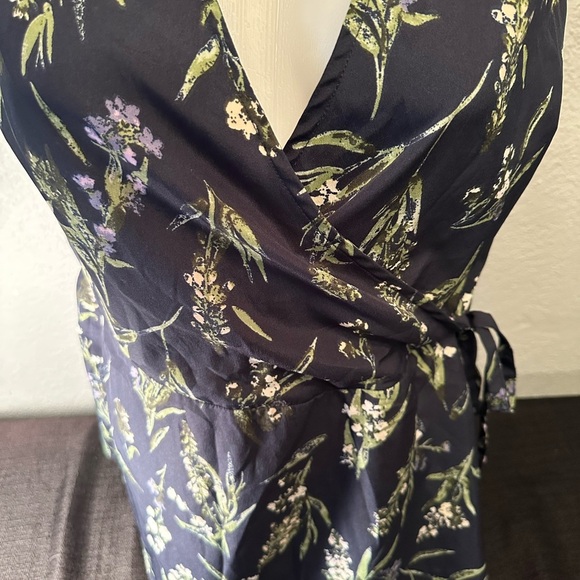 VERO Moda Wrap Around And Tie Blouse Size Large - Picture 2 of 6